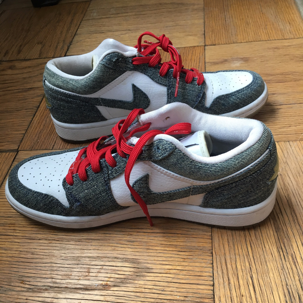 Air Jordan 1 (I) Retro Womens Low White / …
